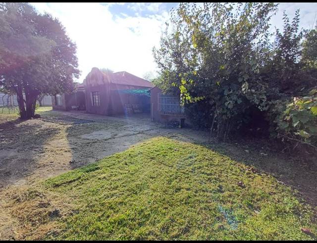 FARM FOR SALE IN UNITAS PARK
